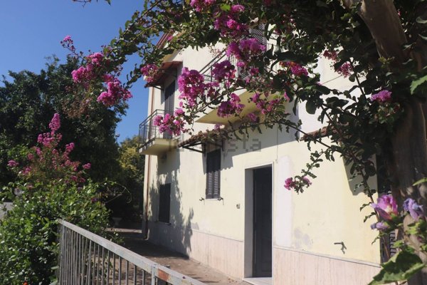 casa indipendente in vendita a Sant'Agata de' Goti in zona Sant'Anna