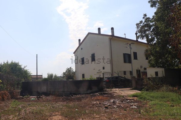 casa indipendente in vendita a Sant'Agata de' Goti in zona Cotugni Paolini