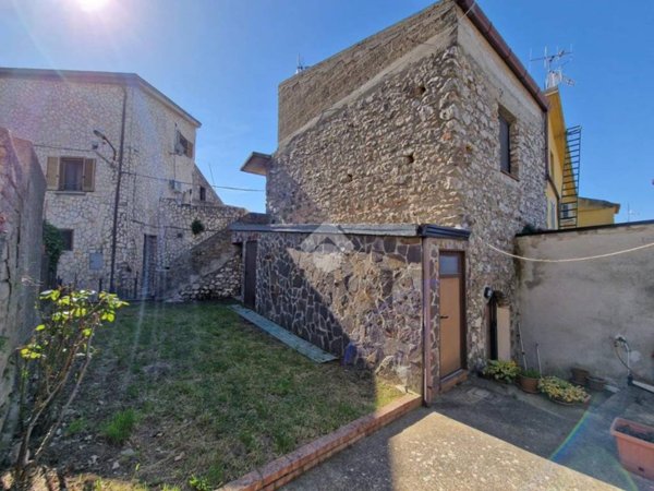 casa indipendente in vendita a Sant'Agata de' Goti in zona Laiano