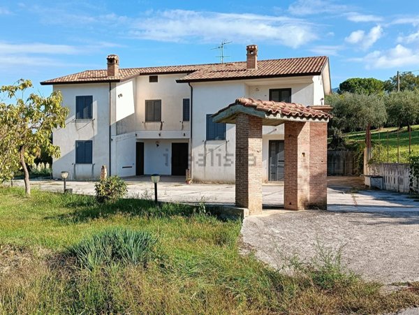 casa indipendente in vendita a Sant'Agata de' Goti