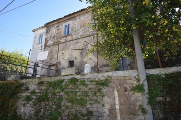 casa indipendente in vendita a Sant'Agata de' Goti in zona Faggiano