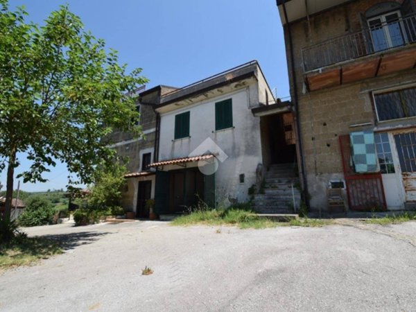 casa indipendente in vendita a Sant'Agata de' Goti in zona Presta