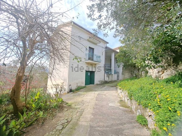 casa semindipendente in vendita a Sant'Agata de' Goti in zona Cotugni Paolini