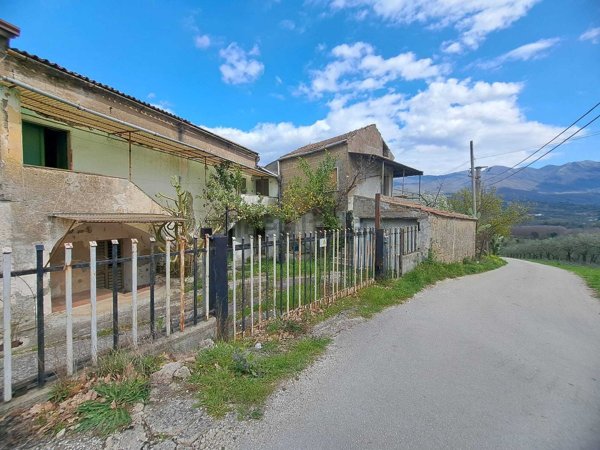 quadrivano in vendita a Sant'Agata de' Goti