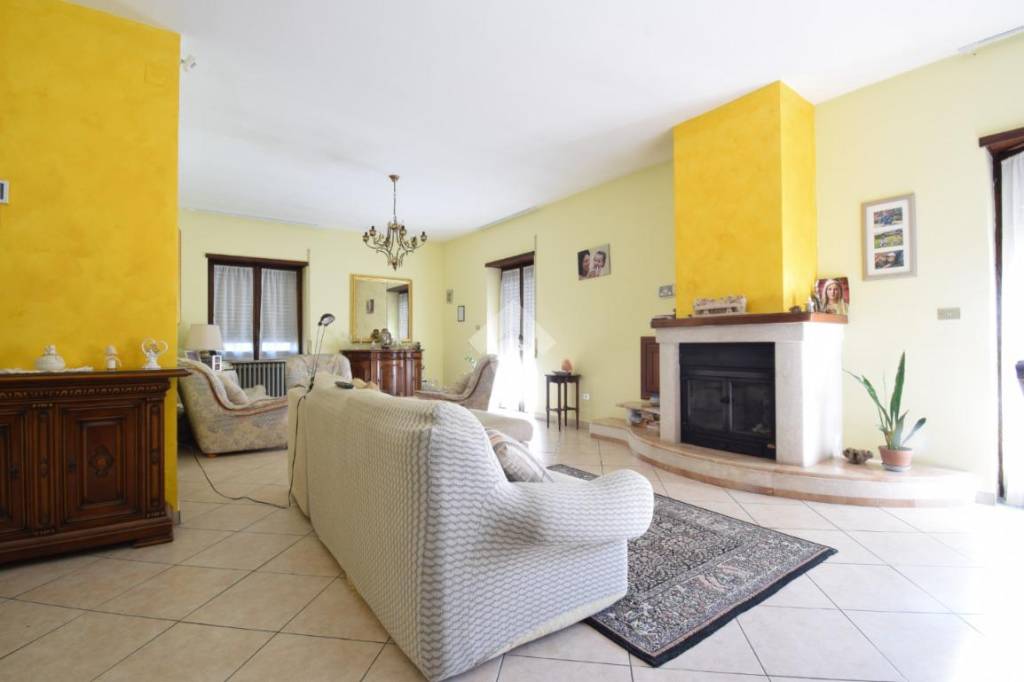 casa indipendente in vendita a Sant'Agata de' Goti in zona Faggiano
