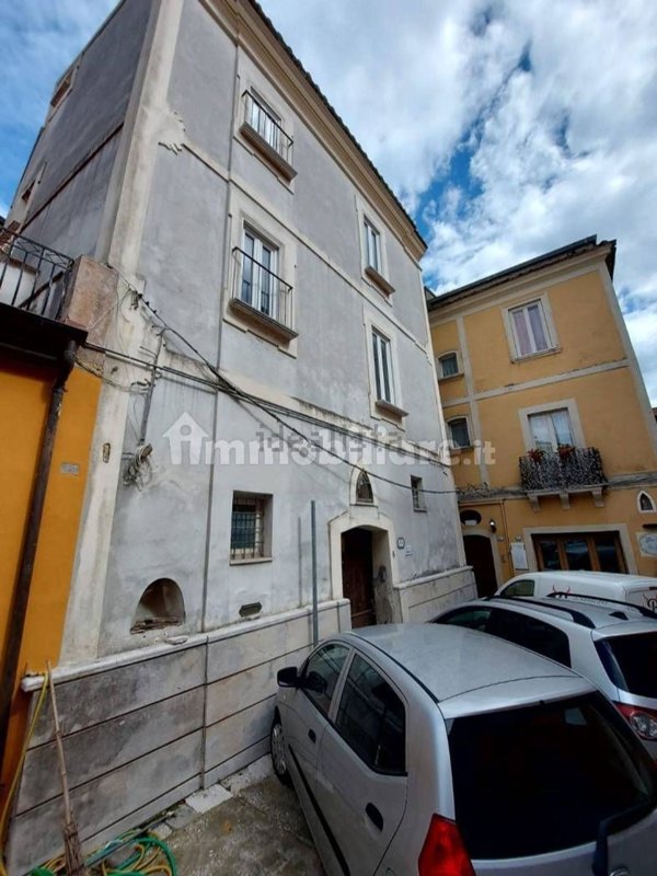 esavano in vendita a Sant'Agata de' Goti in zona Cotugni Paolini