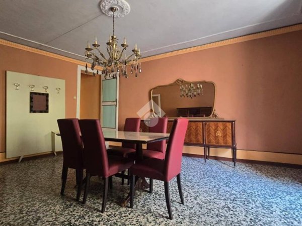 intera palazzina in vendita a Sant'Agata de' Goti in zona Cotugni Paolini