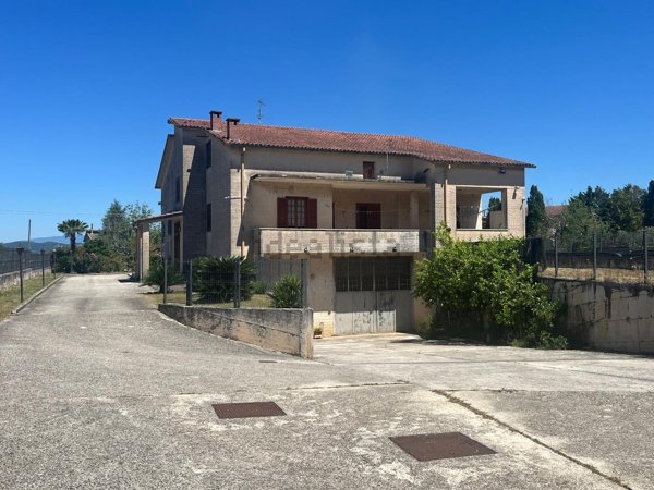 casa indipendente in vendita a Sant'Agata de' Goti in zona Sant'Anna
