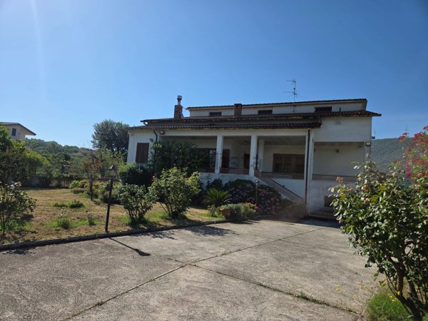 casa indipendente in vendita a Sant'Agata de' Goti in zona Sant'Anna