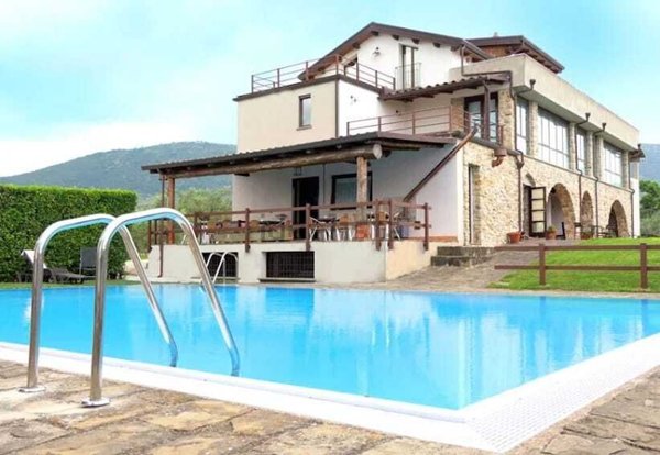 casa indipendente in vendita a Sant'Agata de' Goti in zona Sant'Anna