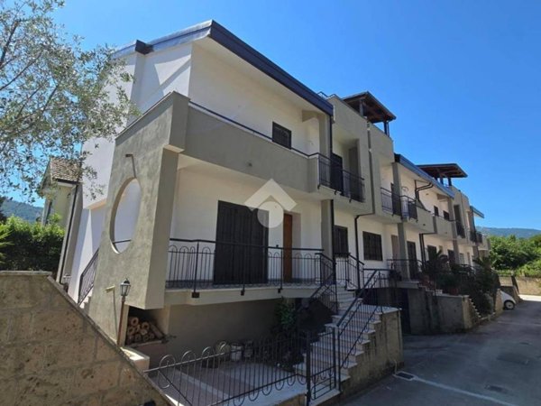 casa indipendente in vendita a Sant'Agata de' Goti in zona Cotugni Paolini