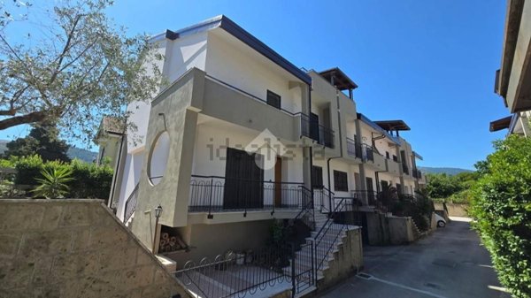 casa indipendente in vendita a Sant'Agata de' Goti in zona Cotugni Paolini