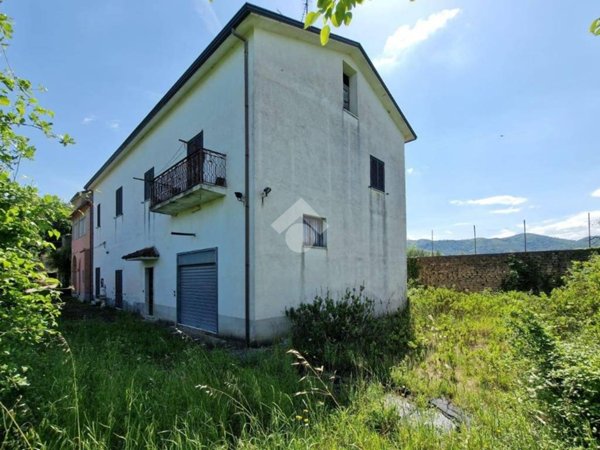 casa indipendente in vendita a Sant'Agata de' Goti in zona Palmentata