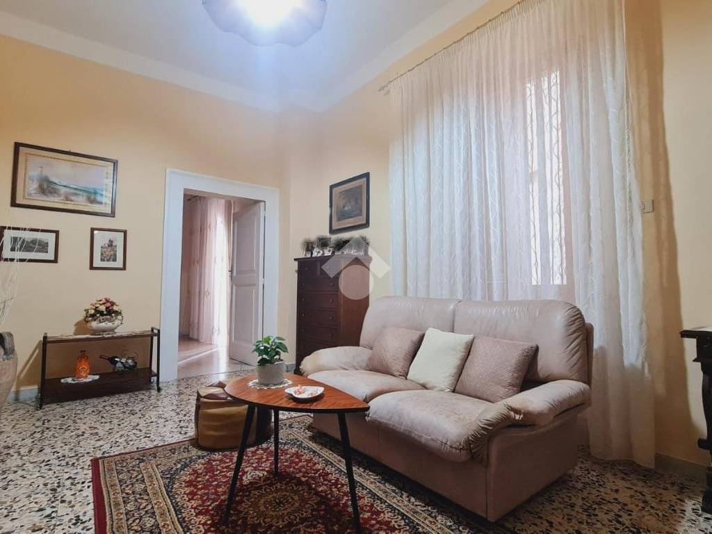 intera palazzina in vendita a Sant'Agata de' Goti in zona Cotugni Paolini