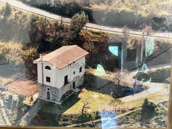 casa indipendente a Sant'Agata de' Goti in zona Migliara/San Silvestro