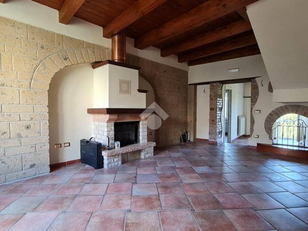 intera palazzina in vendita a Sant'Agata de' Goti in zona Cotugni Paolini