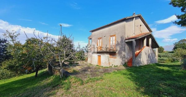 casa indipendente in vendita a Sant'Agata de' Goti in zona Santa Croce