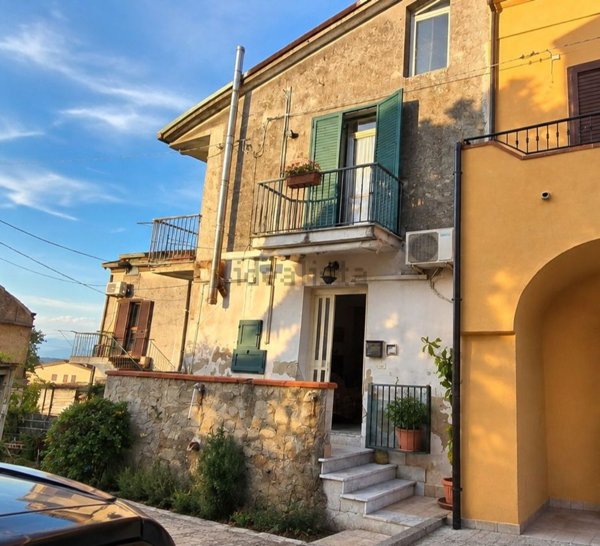 casa indipendente in vendita a Sant'Agata de' Goti in zona Cotugni Paolini