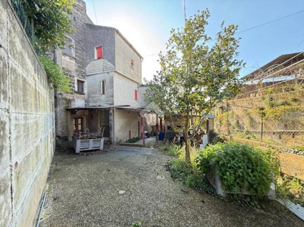casa indipendente in vendita a Sant'Agata de' Goti in zona Faggiano