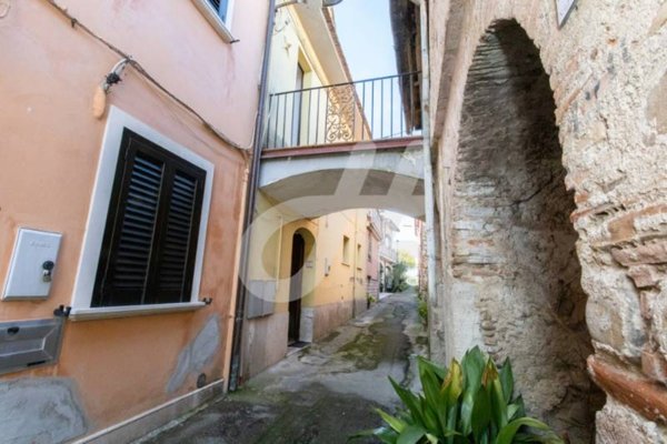 casa indipendente in vendita a Sant'Angelo a Cupolo in zona Pastene