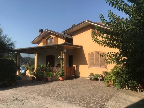 casa indipendente in vendita a Sant'Angelo a Cupolo in zona Montorsi