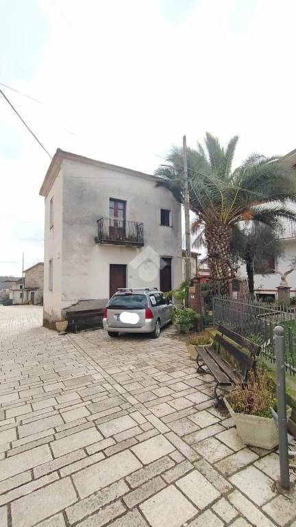 casa indipendente in vendita a Sant'Angelo a Cupolo in zona Perrillo