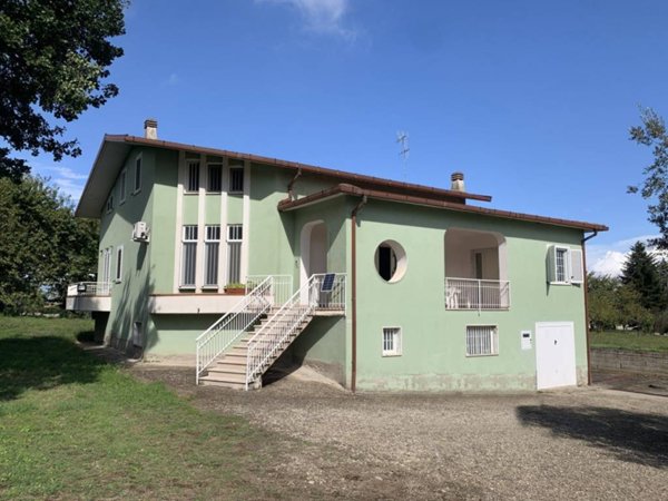 casa indipendente in vendita a Sant'Angelo a Cupolo in zona Pastene