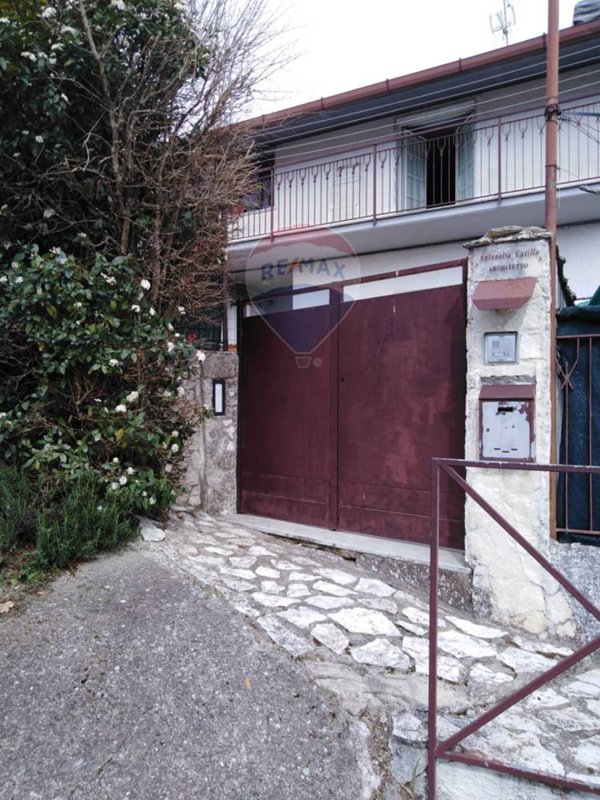 casa indipendente in vendita a Sant'Angelo a Cupolo