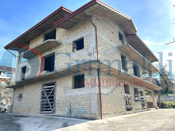 casa indipendente in vendita a Sant'Angelo a Cupolo in zona Perrillo