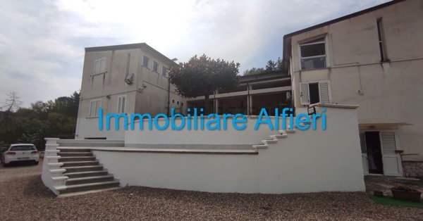 casa semindipendente in vendita a Sant'Angelo a Cupolo in zona Medina