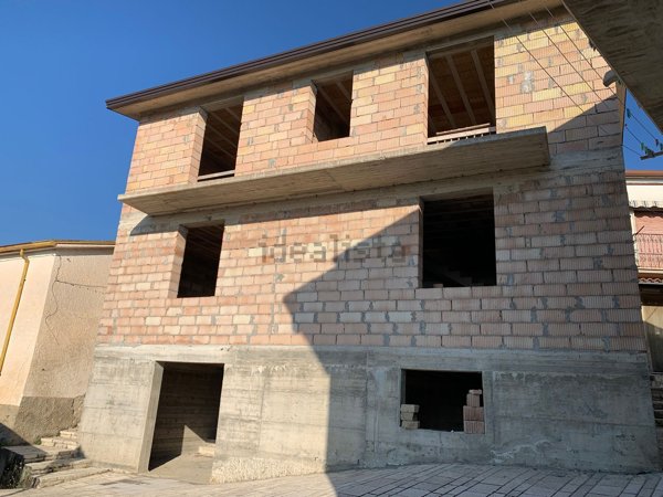 pentavano in vendita a Sant'Angelo a Cupolo in zona Perrillo