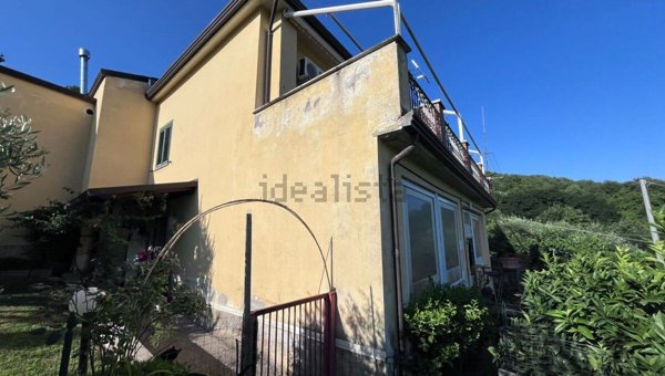 casa indipendente in vendita a Sant'Angelo a Cupolo