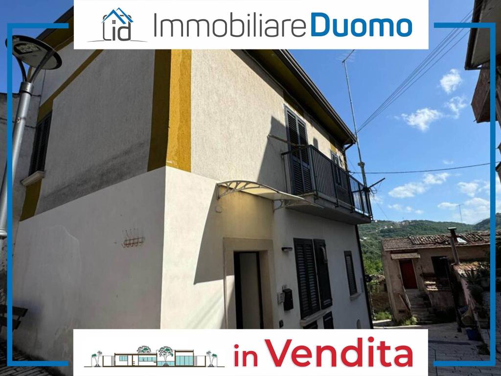 casa indipendente in vendita a Sant'Angelo a Cupolo