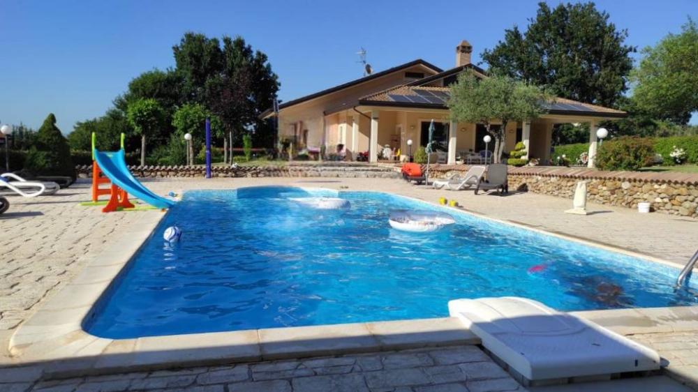 casa indipendente in vendita a Sant'Angelo a Cupolo in zona Pastene