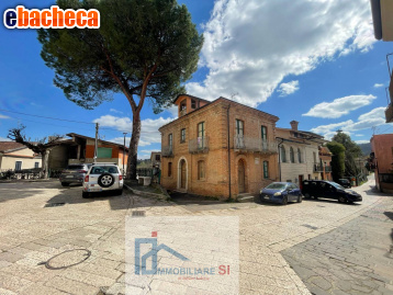 casa indipendente in vendita a Sant'Angelo a Cupolo in zona Pastene