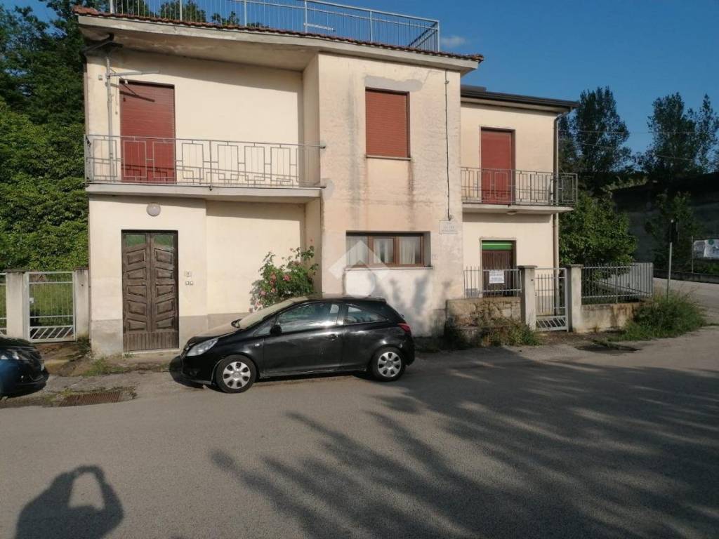 casa indipendente in vendita a Sant'Angelo a Cupolo in zona Bagnara