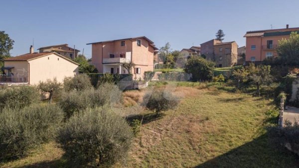 casa indipendente in vendita a Sant'Angelo a Cupolo in zona Perrillo