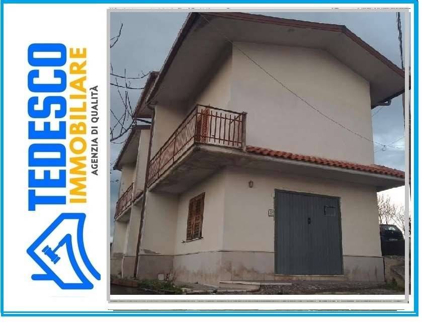 casa indipendente in vendita a Sant'Angelo a Cupolo in zona Montorsi
