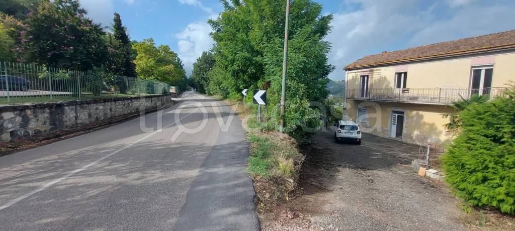 casa indipendente in vendita a Sant'Angelo a Cupolo in zona Motta