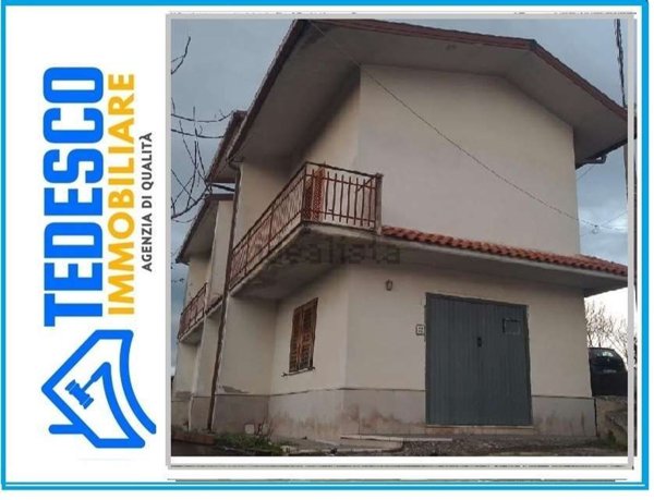 casa indipendente in vendita a Sant'Angelo a Cupolo in zona Montorsi