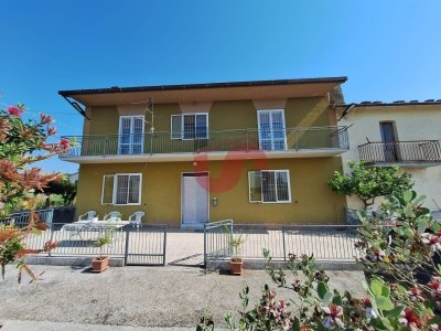 casa semindipendente in vendita a Sant'Angelo a Cupolo