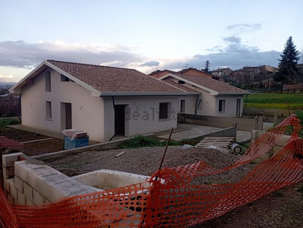 casa indipendente in vendita a Sant'Angelo a Cupolo