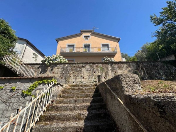 casa indipendente in vendita a Sant'Angelo a Cupolo
