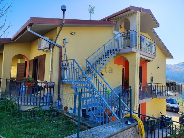 casa indipendente in vendita a Sant'Angelo a Cupolo