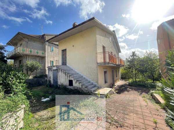 casa indipendente in vendita a Sant'Angelo a Cupolo in zona Montorsi