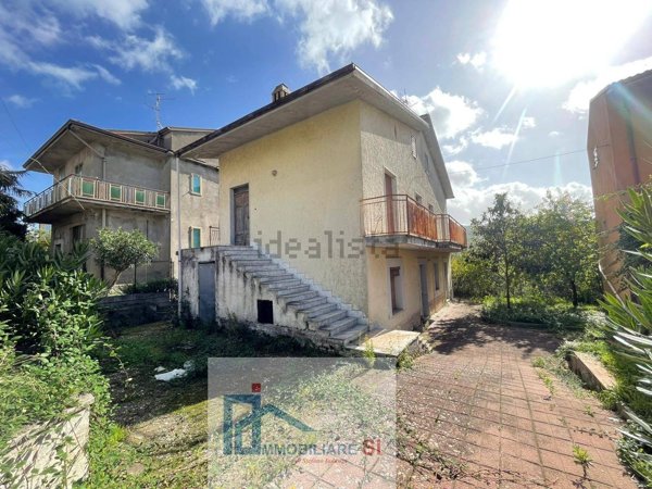 casa indipendente in vendita a Sant'Angelo a Cupolo in zona Montorsi