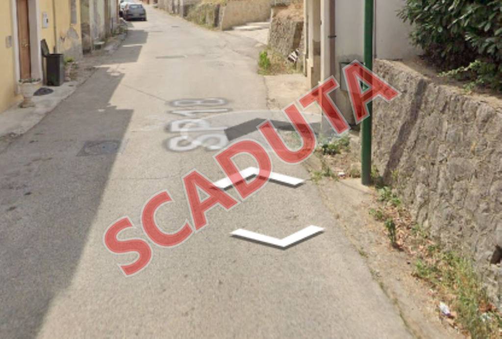 intera palazzina in vendita a Sant'Angelo a Cupolo in zona Pastene