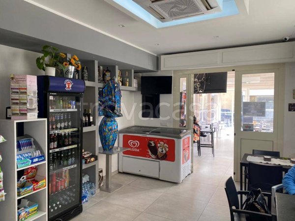 negozio in vendita a Sant'Angelo a Cupolo in zona Pastene