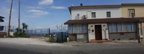 casa semindipendente in vendita a Sant'Angelo a Cupolo