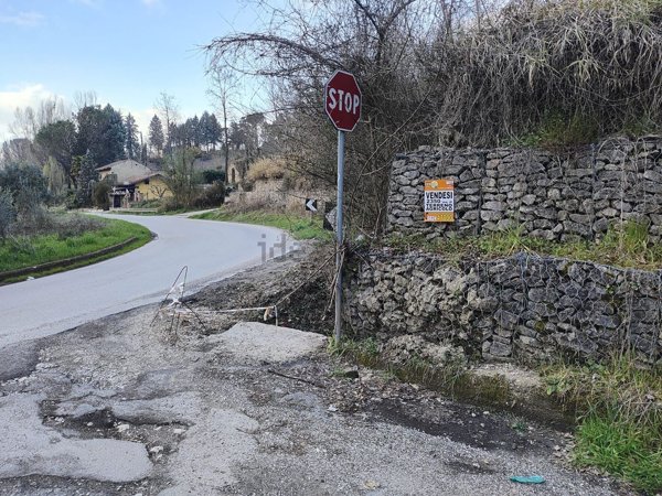 terreno agricolo in vendita a Sant'Angelo a Cupolo in zona Motta